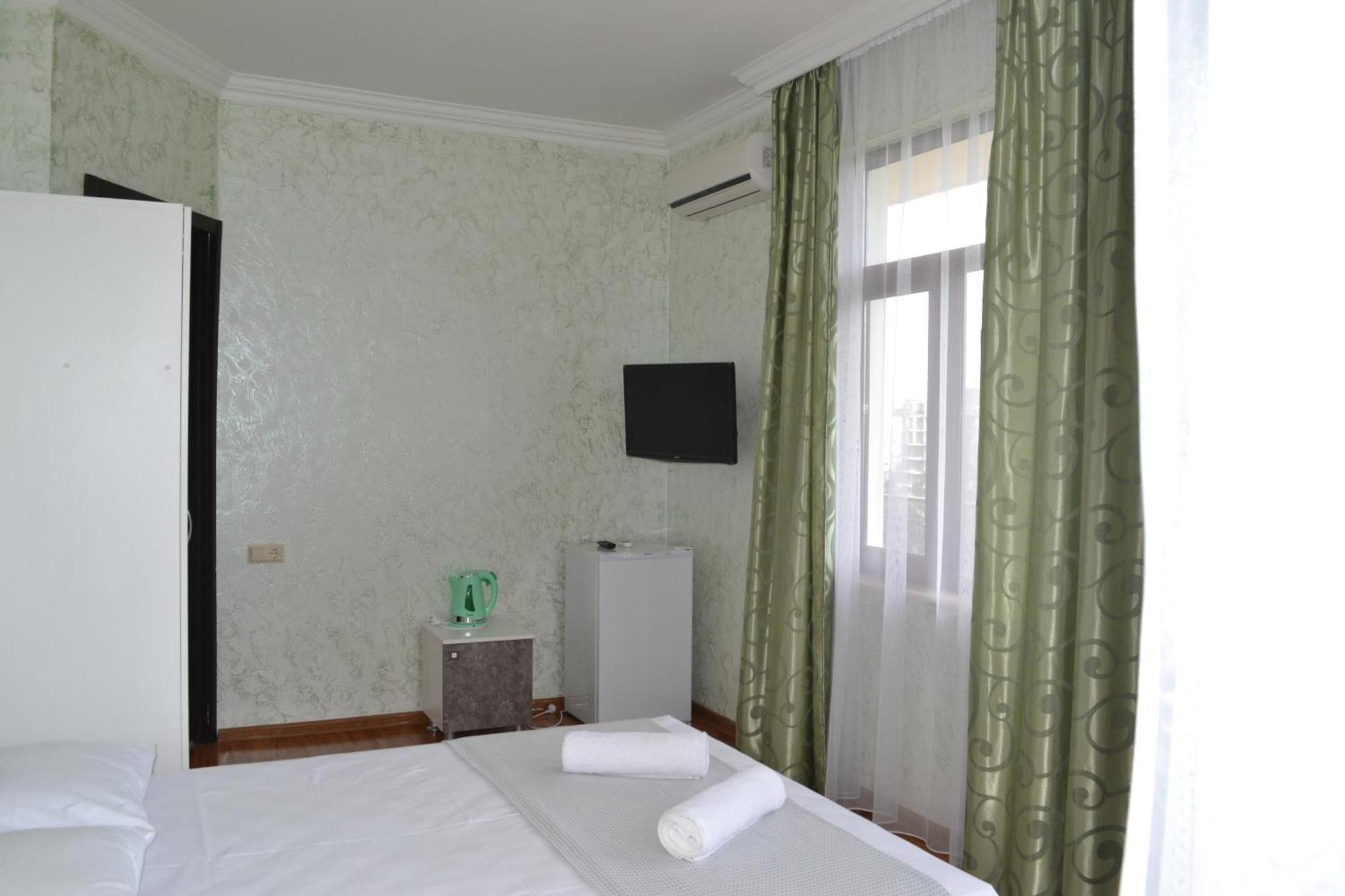 מחינג'אורי Sunny Hotel Batumi מראה חיצוני תמונה